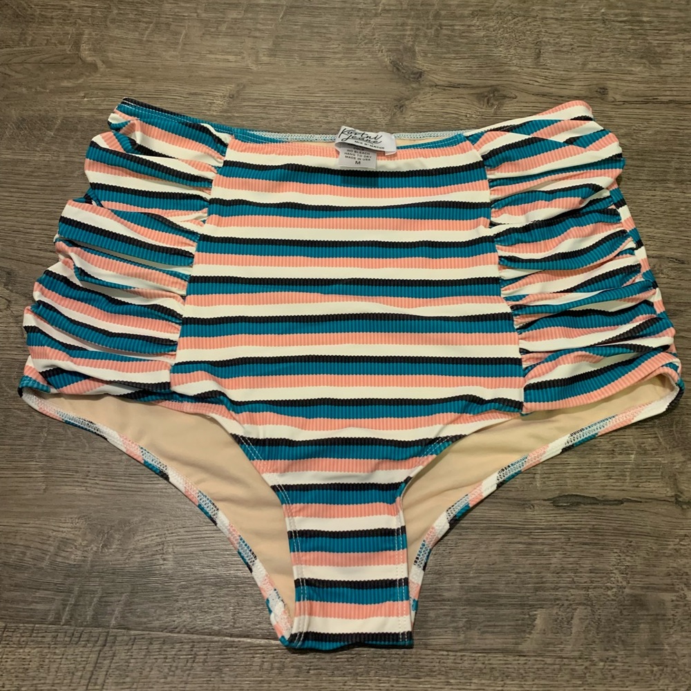 Side rouched bottoms